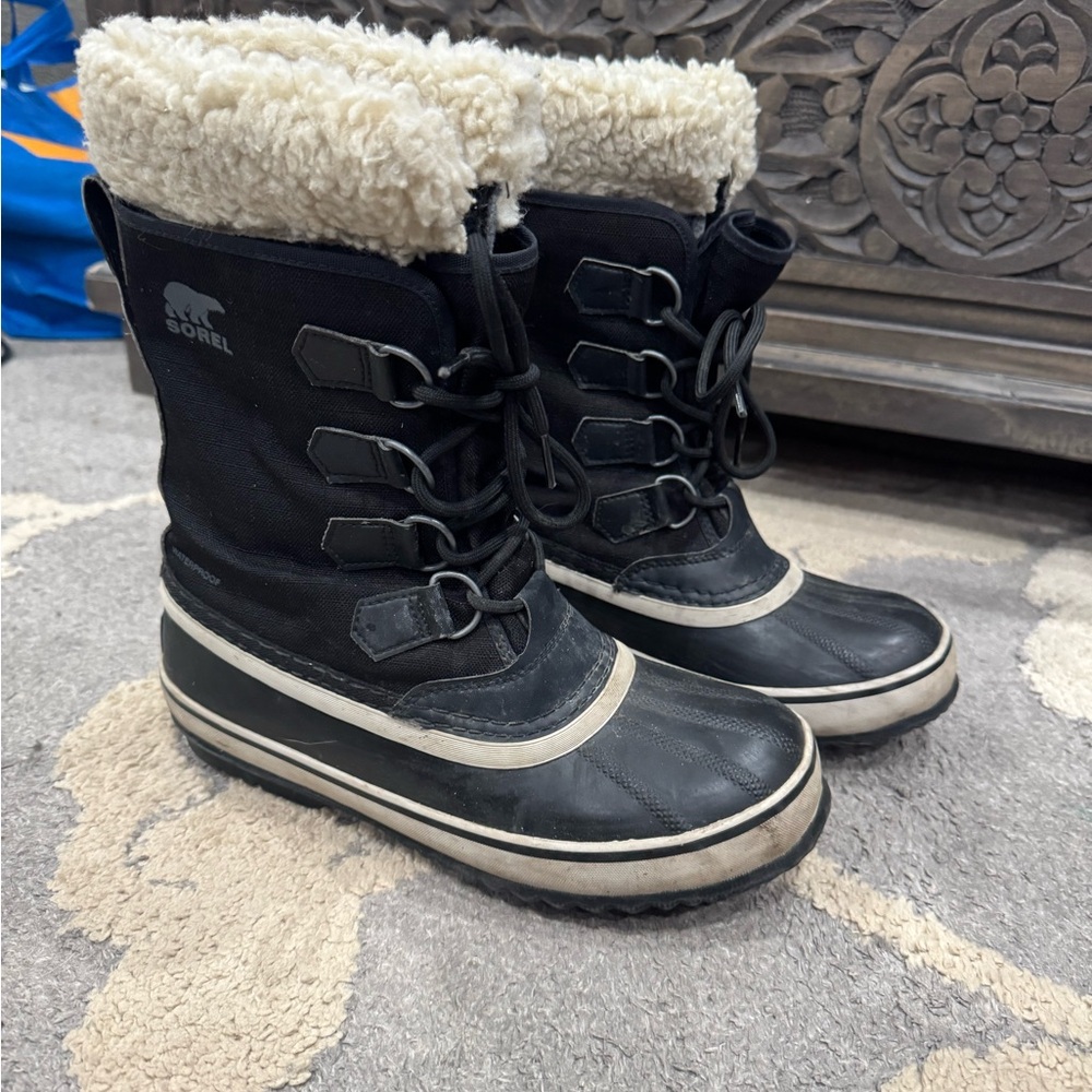 Sorel Black Winter Boots with Fur Lining